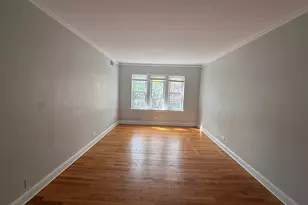 2000 W Jarvis Ave, Chicago, IL 60645 - Photo 2