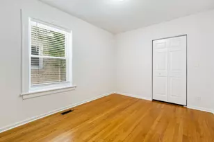 4135 W Melrose St, Chicago, IL 60641 - Photo 10