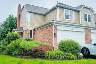 135 Tanglewood Dr, Glen Ellyn, IL 60137 - Photo 1