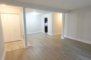 566 Somerset Ln, Crystal Lake, IL 60014 - Photo 10