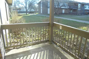 566 Somerset Ln, Crystal Lake, IL 60014 - Photo 2