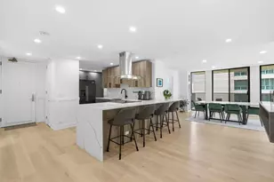 200 E Delaware Pl, Chicago, IL 60611 - Photo 2