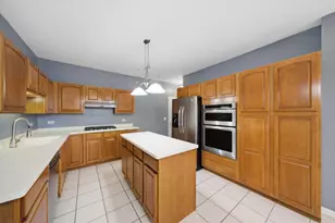 5451 McDonough Rd, Hoffman Estates, IL 60192 - Photo 14