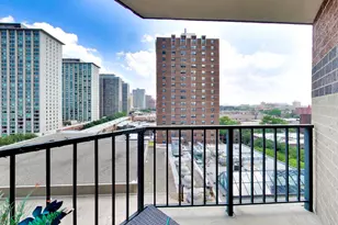 3660 N Lake Shore Dr, Chicago, IL 60613 - Photo 8