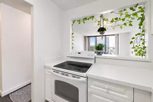 3660 N Lake Shore Dr, Chicago, IL 60613 - Photo 4