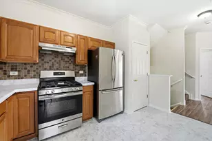171 Monarch Dr, Streamwood, IL 60107 - Photo 8