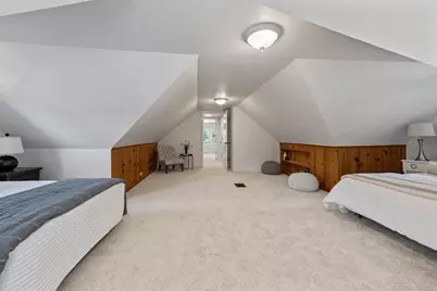 5810 N East Circle Avenue, Chicago, IL 60631 - Photo 14