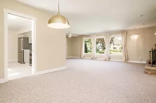 2015 Glenview Rd, Rockford, IL 61107 - Photo 10