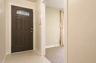 2015 Glenview Rd, Rockford, IL 61107 - Photo 4