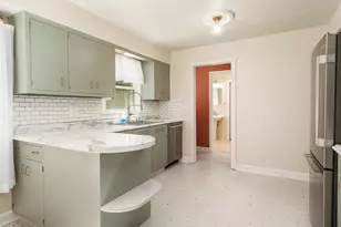 2015 Glenview Rd, Rockford, IL 61107 - Photo 20