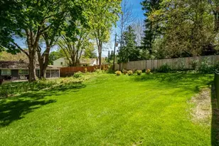 2015 Glenview Rd, Rockford, IL 61107 - Photo 42