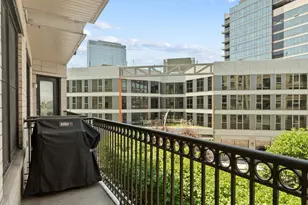520 N Halsted St, Chicago, IL 60642 - Photo 8