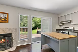 1248 Coldspring Rd, Elgin, IL 60120 - Photo 10