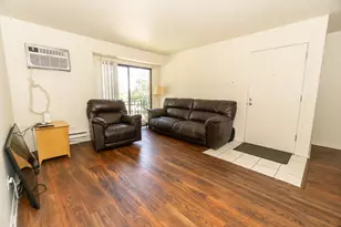 178 Dunteman Dr, Glendale Heights, IL 60139 - Photo 4