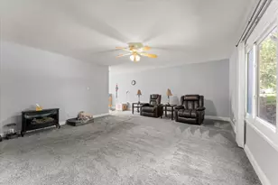1416 Scottsdale Dr, Champaign, IL 61821 - Photo 4