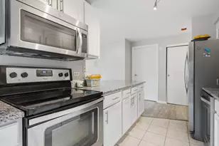 345 N La Salle Dr, Chicago, IL 60654 - Photo 14