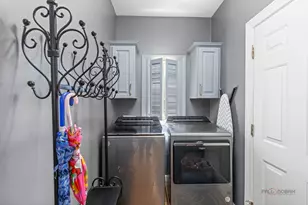 406 Kenmare Dr, Burr Ridge, IL 60527 - Photo 14