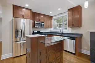 924 N Oakley Blvd, Chicago, IL 60622 - Photo 10