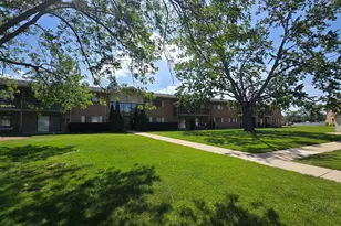 7422 Brookdale Dr, Darien, IL 60561 - Photo 2