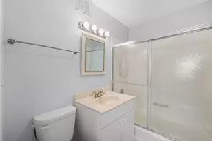5100 N Marine Dr, Chicago, IL 60640 - Photo 12