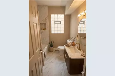 8015 S Paxton Avenue, Chicago, IL 60617 - Photo 16