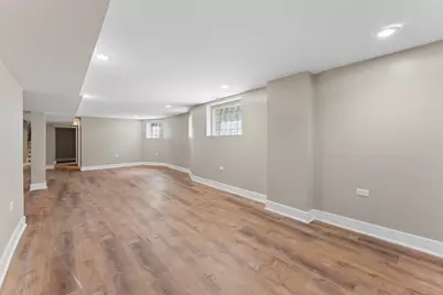 8015 S Paxton Avenue, Chicago, IL 60617 - Photo 36