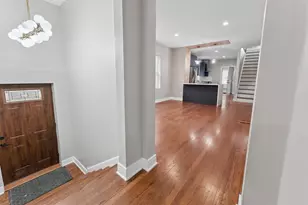 8015 S Paxton Ave, Chicago, IL 60617 - Photo 8
