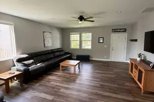 830 Valley Stream Dr, Pingree Grove, IL 60140 - Photo 4