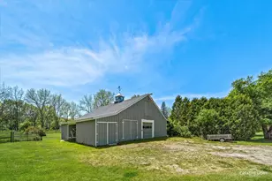 33W451 Surrey Rd, Wayne, IL 60184 - Photo 16
