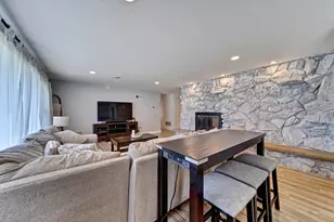 116 E Brittany Dr, Arlington Heights, IL 60004 - Photo 14
