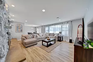 116 E Brittany Dr, Arlington Heights, IL 60004 - Photo 10