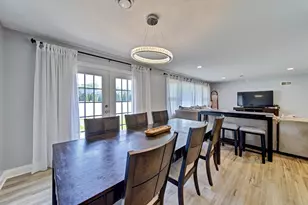 116 E Brittany Dr, Arlington Heights, IL 60004 - Photo 12