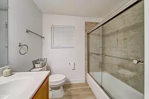 116 E Brittany Dr, Arlington Heights, IL 60004 - Photo 20