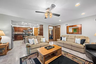 907 N Quentin Road, Palatine, IL 60067 - Photo 12