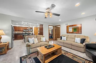 907 N Quentin Rd, Palatine, IL 60067 - Photo 12