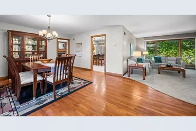 907 N Quentin Road, Palatine, IL 60067 - Photo 2