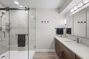 907 N Quentin Rd, Palatine, IL 60067 - Photo 16