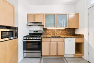 640 W Waveland Ave, Chicago, IL 60613 - Photo 4