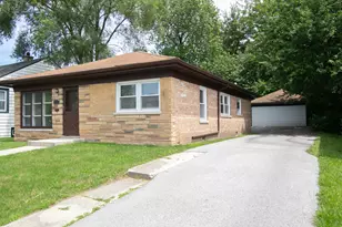 8837 S Talman Ave, Evergreen Park, IL 60805 - Photo 2