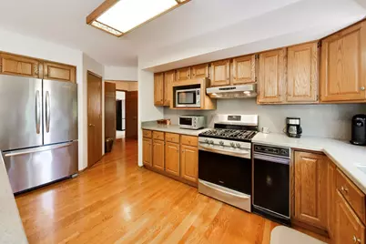 1204 Kristin Drive, Libertyville, IL 60048 - Photo 10