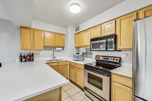 6030 N Sheridan Rd, Chicago, IL 60660 - Photo 4