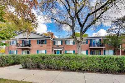 2303 S Goebbert Road #A109, Arlington Heights, IL 60005 - Photo 2
