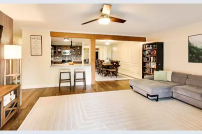 2303 S Goebbert Road #A109, Arlington Heights, IL 60005 - Photo 8