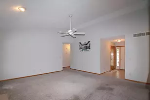 6811 Hedgewood Rd, Rockford, IL 61108 - Photo 4