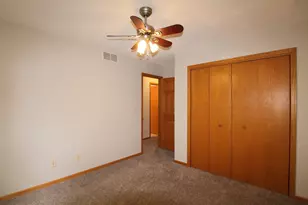 6811 Hedgewood Rd, Rockford, IL 61108 - Photo 14