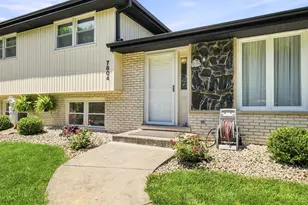 7804 Florence Ave, Darien, IL 60561 - Photo 4