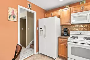 7804 Florence Ave, Darien, IL 60561 - Photo 10