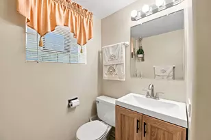 7804 Florence Ave, Darien, IL 60561 - Photo 18