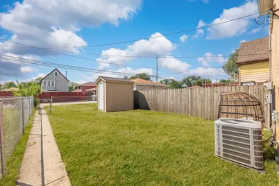 9154 S Luella Avenue, Chicago, IL 60617 - Photo 30