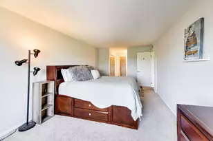 5840 W 104th St, Oak Lawn, IL 60453 - Photo 12